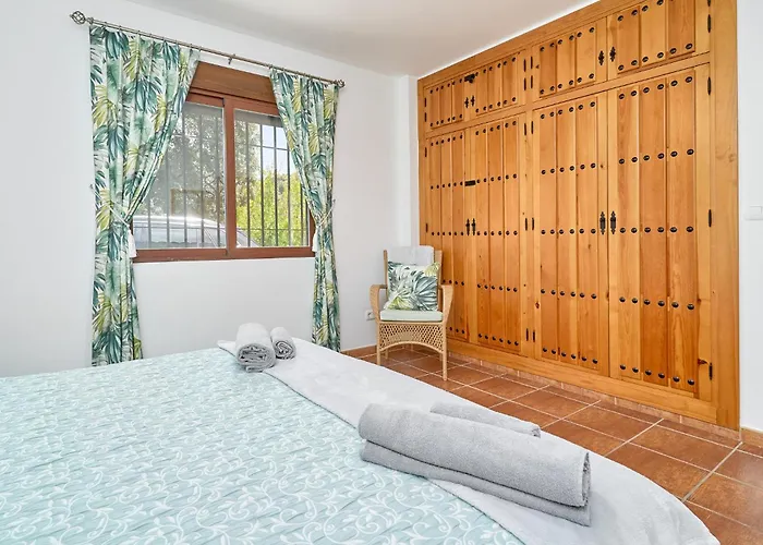 Casa Encinas Dom wakacyjny Sayalonga