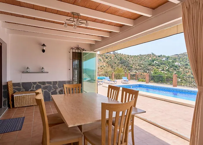 Casa Encinas Dom wakacyjny Sayalonga
